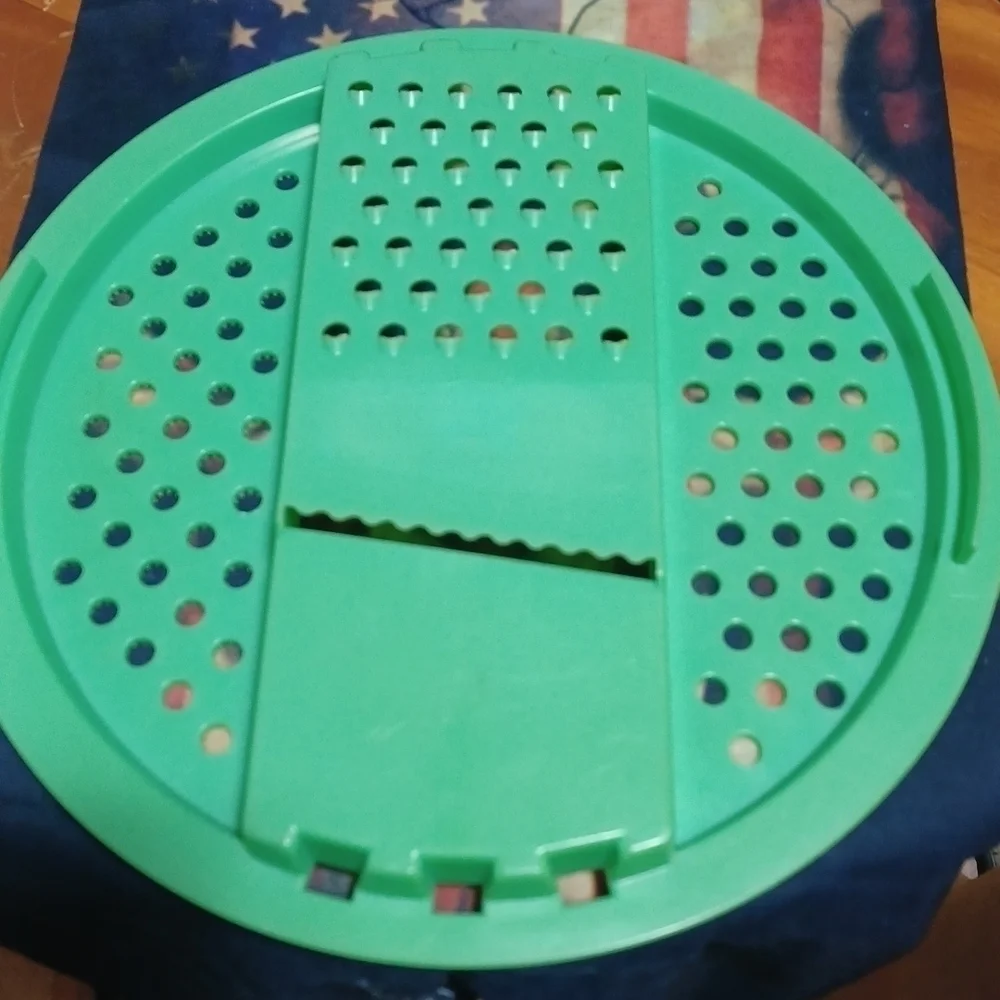 TUPPERWARE VEGATABLE GRATER ONLY